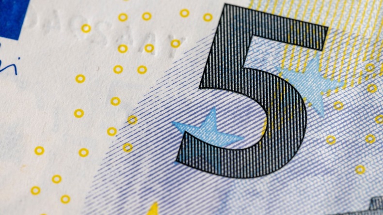 Close up of number on 5 Euro note
