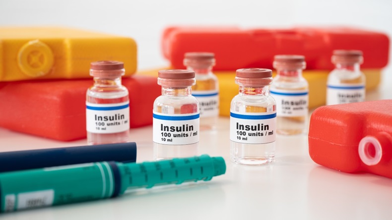 Insulins vials red yellow