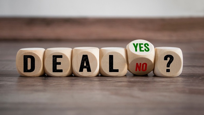 Deal - Yes or No? Spelled out on cubes
